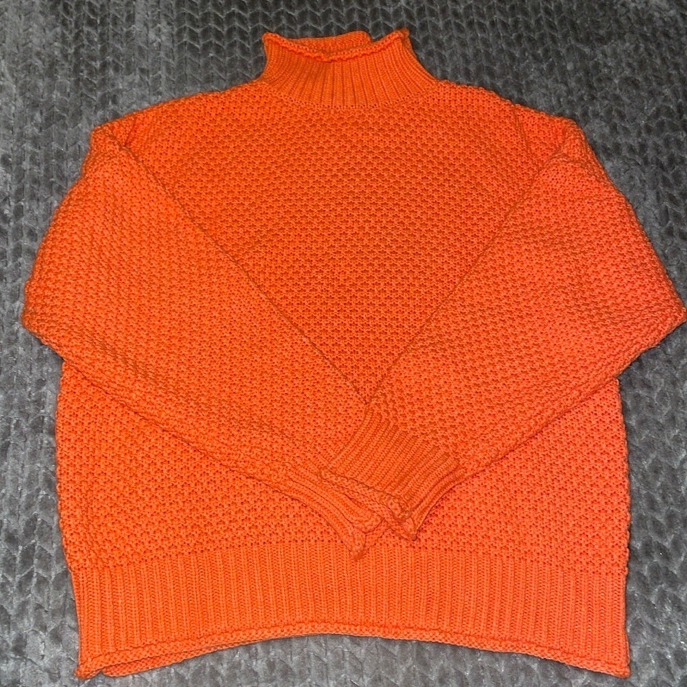 Naggoo Turtle Neck Chunky Knit Sweater.  Size Small.  Orange‎